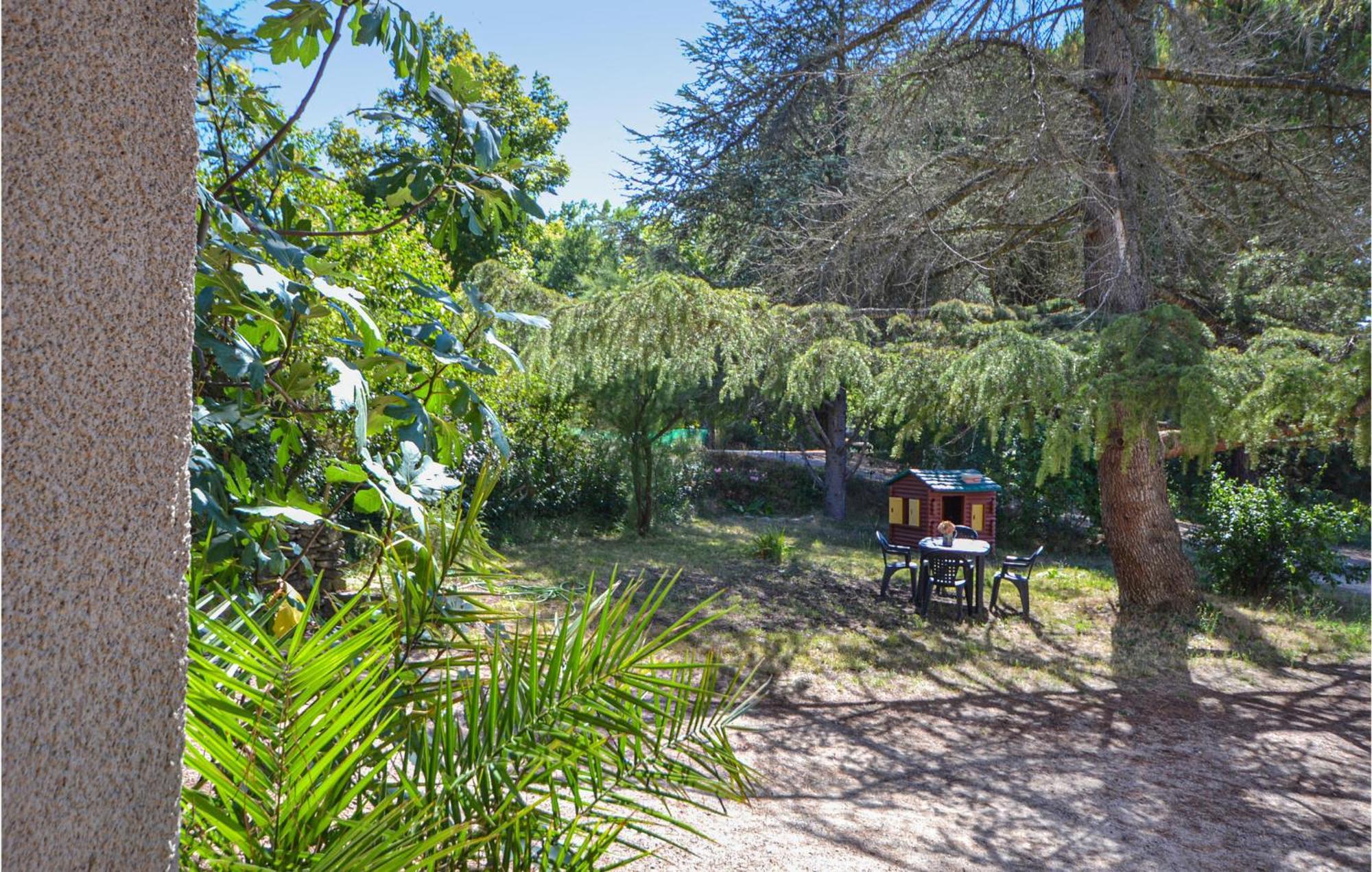 1 Bedroom Pet Friendly Home In Entrechaux Exterior foto