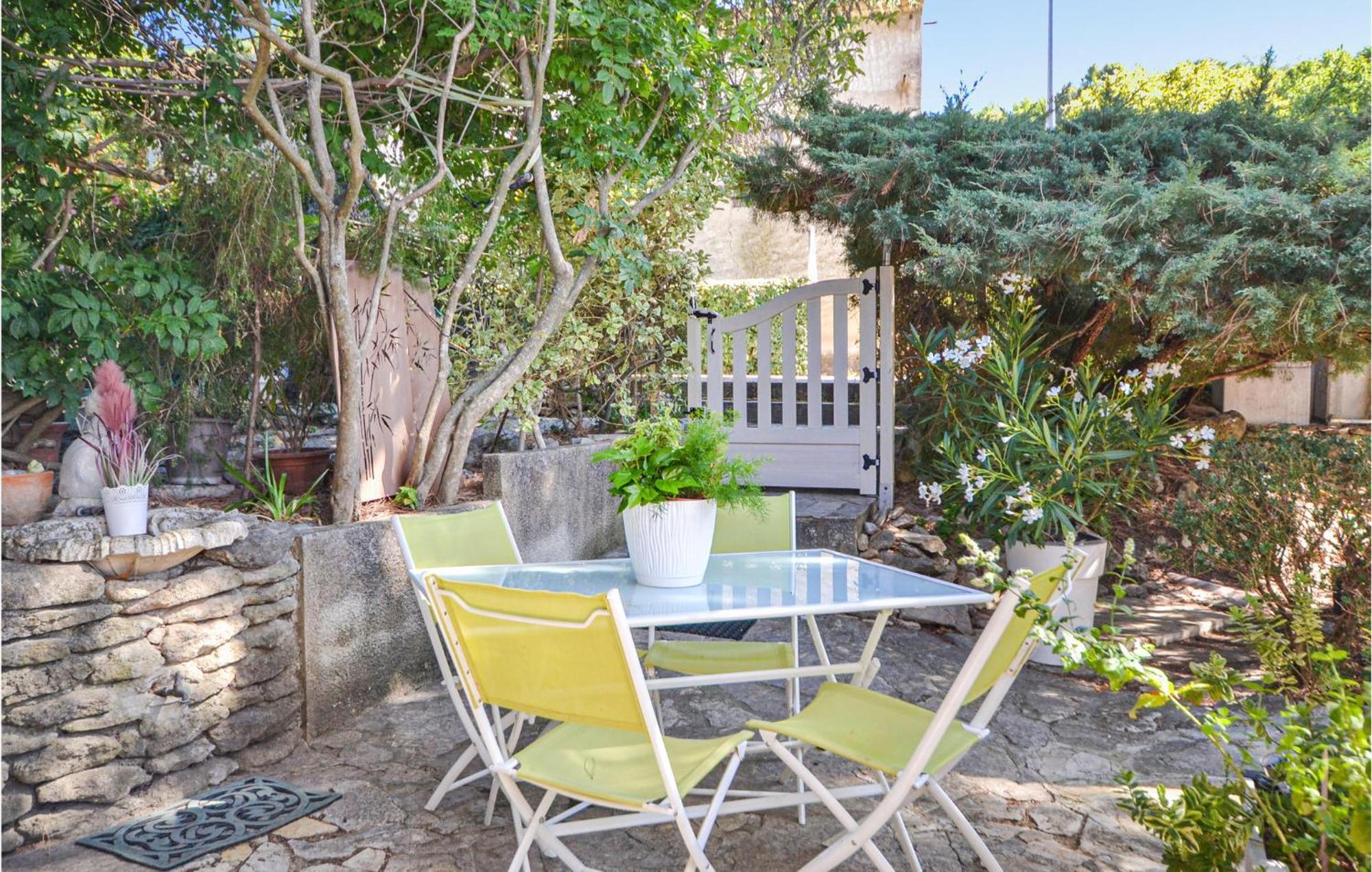 1 Bedroom Pet Friendly Home In Entrechaux Exterior foto
